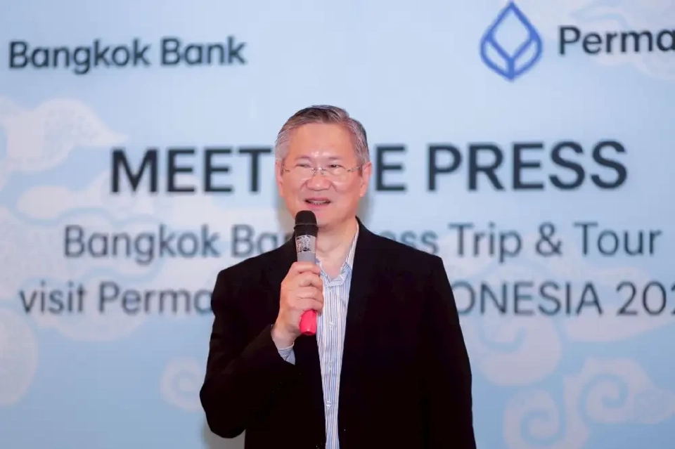 นายชาติศิริ โสภณพนิช กรรมการผู้จัดการใหญ่  ธนาคาร กรุงเทพ