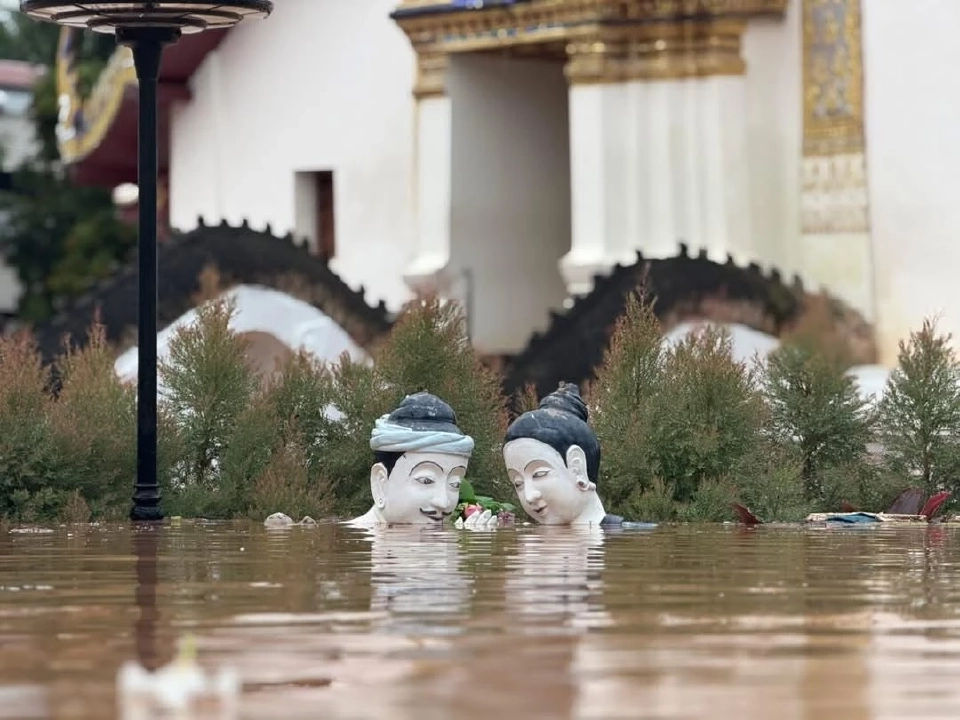  เปิดภาพวัดภูมินทร์ น้ำท่วมทะลัก หวั่นกระทบจิตรกรรมฝาผนัง