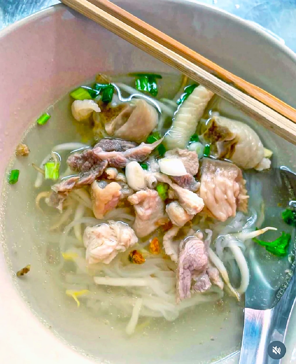 ก๋วยเตี๋ยวไก่ไทยห้วยพลู