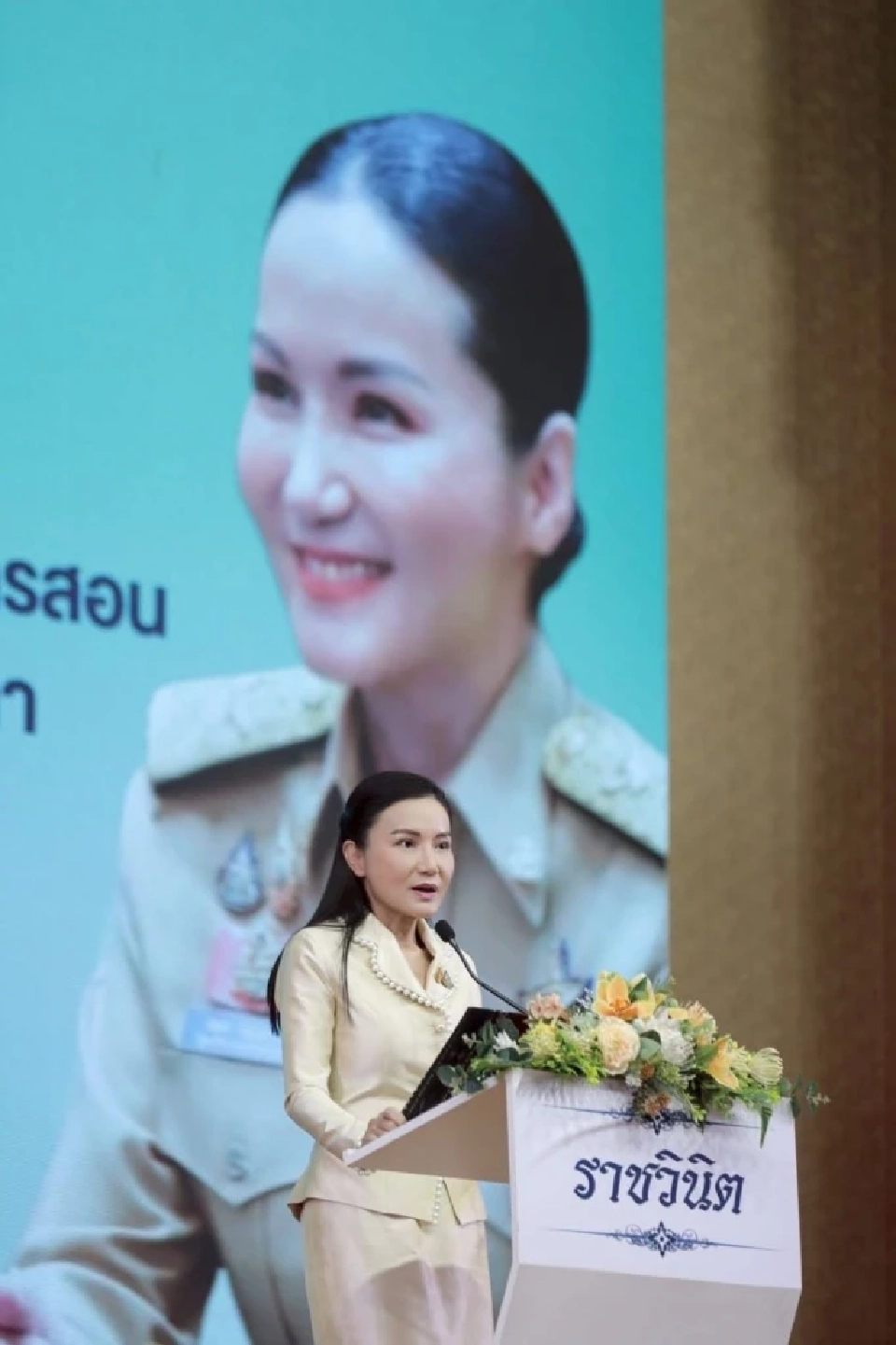 'นฤมล' รื้อใหญ่นโยบายแท็บเล็ต สั่ง สพท.ซื้อแทน สพฐ. แก้ปัญหาล็อคสเปก