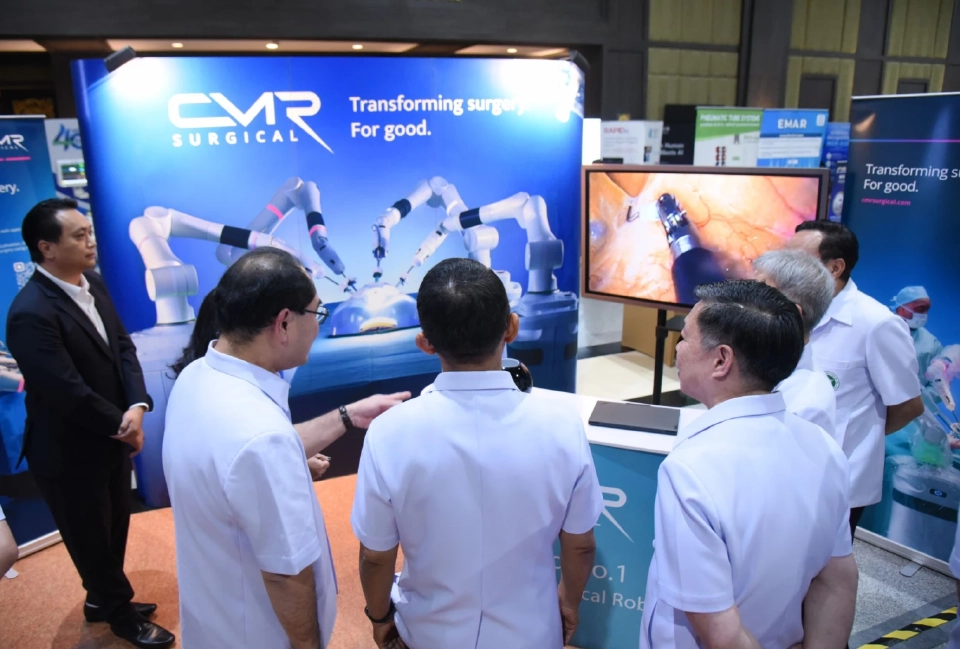 "สมศักดิ์" กางแผน 3 ระยะพัฒนาเทคโนโลยีหุ่นยนต์ทางการแพทย์