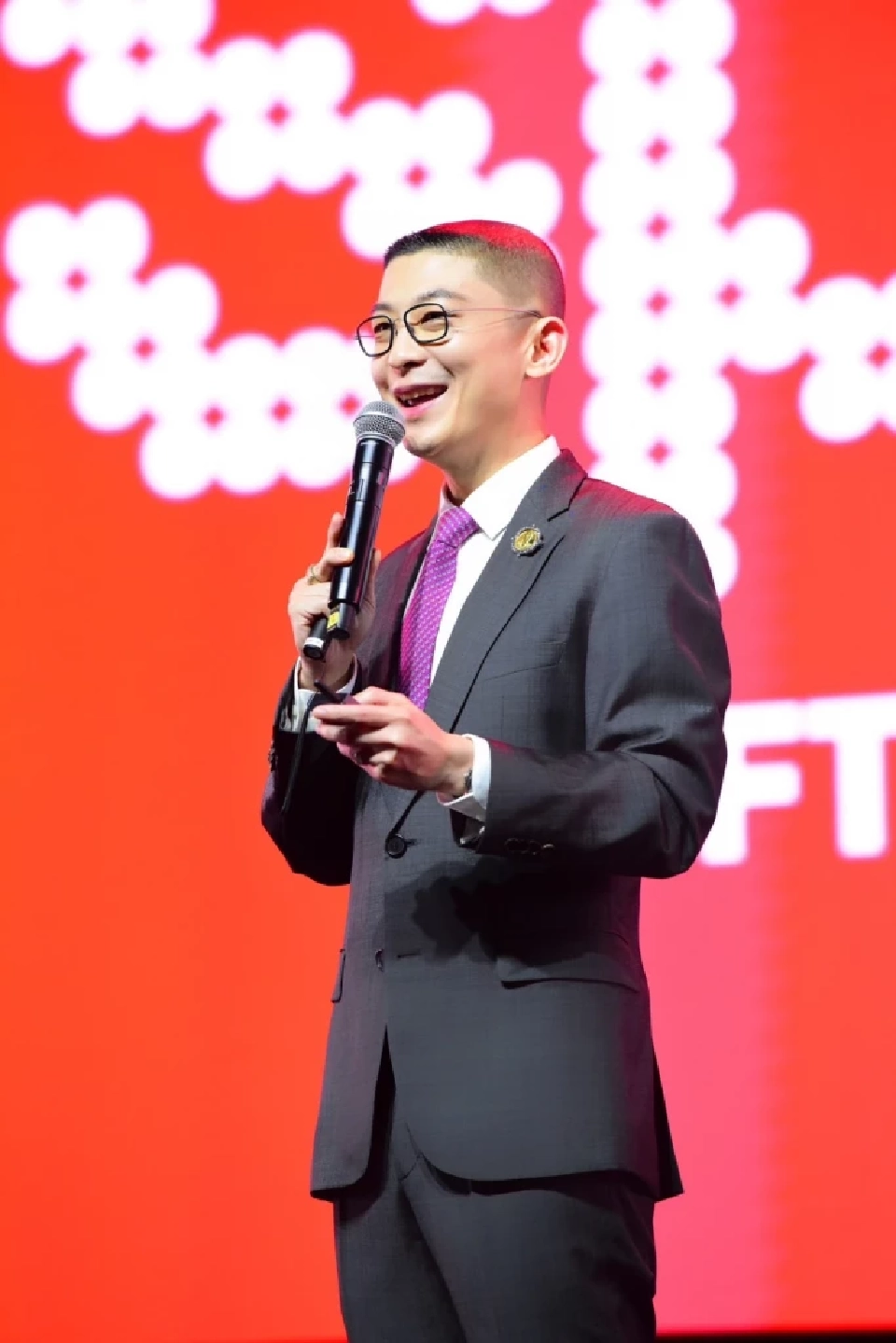 นพ.ตนุพล วิรุฬหการุญ 