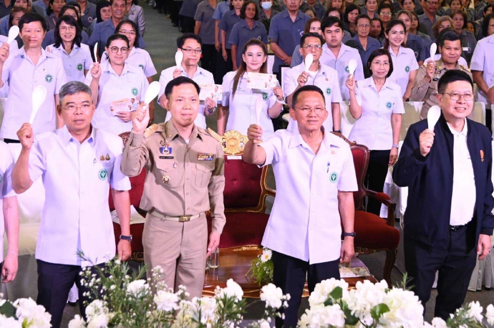 "สมศักดิ์" ลุยใต้ จัด 11 คลินิกเชิงรุกบริการทุกช่วงวัยฯ