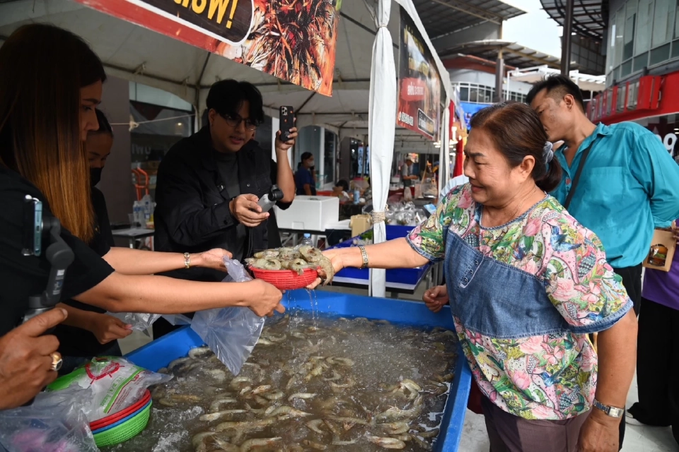 พาณิชย์ ลุยจัดเทศกาลกินกุ้งไทย 22 จังหวัด หนุนตลาด-ช่วยเกษตรกร