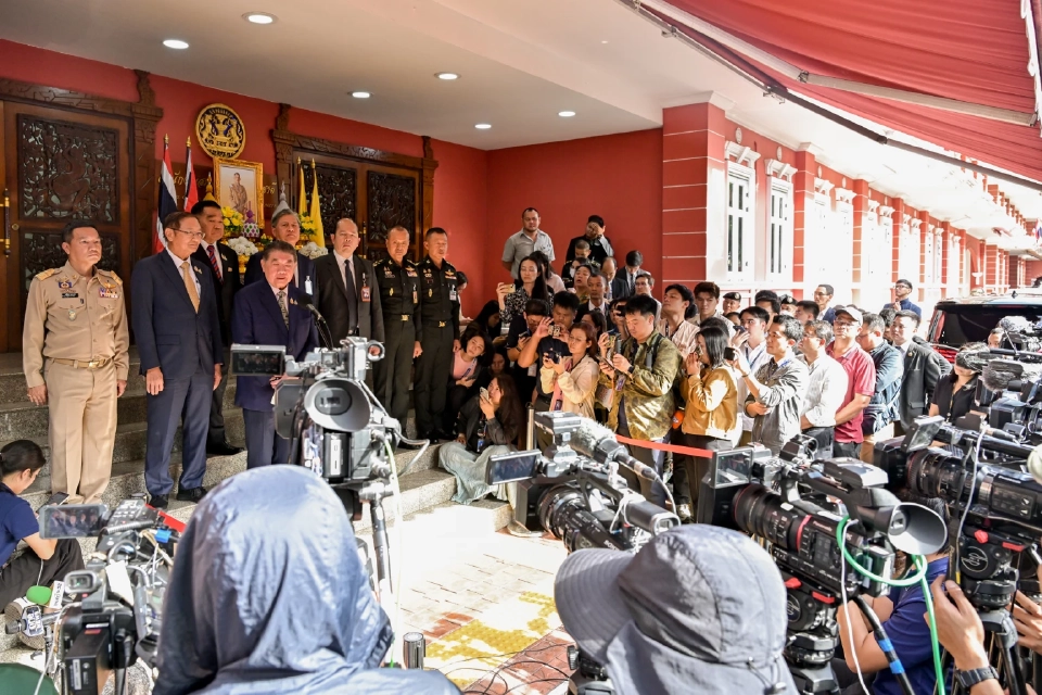 ภูมิธรรม แถลงยังไม่ประกาศสงครามกัมพูชา มอบกองทัพปกป้องอธิปไตยเต็มที่