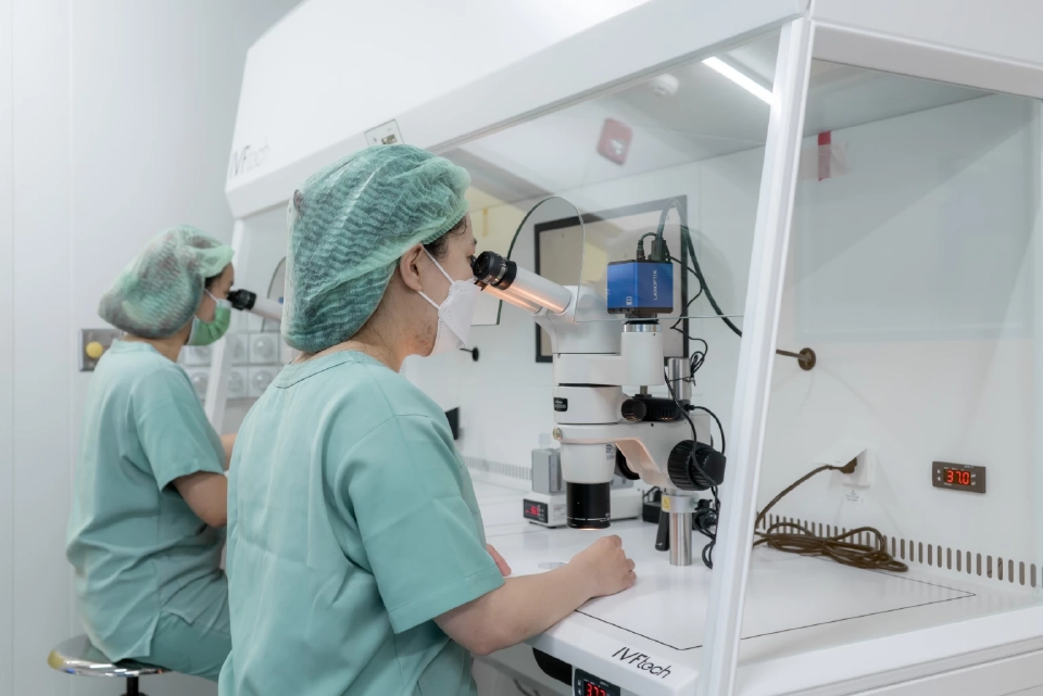 32 ปี  “นาวาอากาศโท นายแพทย์ วิวรรธน์ ชินพิลาศ” บนเส้นทางเวชศาสตร์การเจริญพันธุ์ สู่เป้าหมายศูนย์ IVF ระดับนานาชาติ