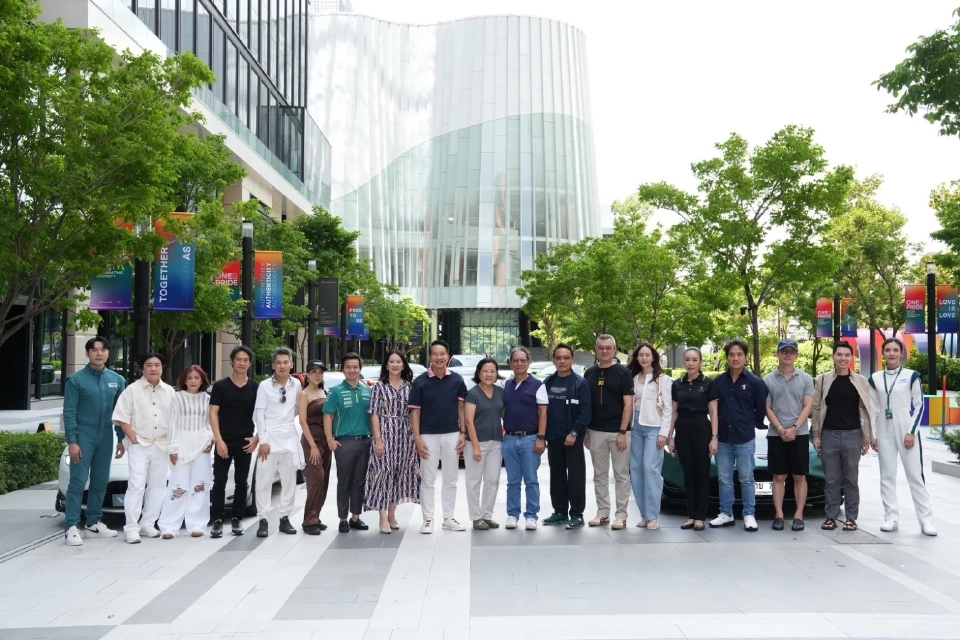 วัน แบงค็อก ร่วมกับ One Ultra Screens จับมือAston Martin Owners Club จัดงาน “Sunday Drive, Sunday Vibes”