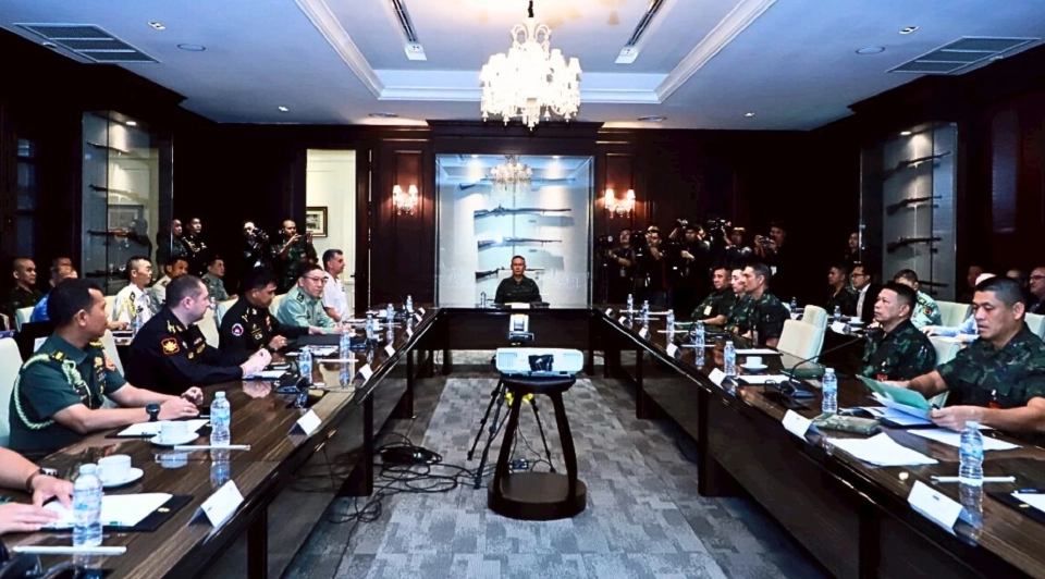 เชิญผู้ช่วยทูตฝ่ายทหาร 18 ประเทศ แจงกรณีกัมพูชาบิดเบือนข่าวทุ่นระเบิด