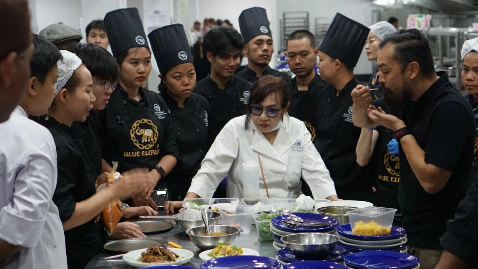 “บลู เอเลเฟ่นท์” ครบ 45 ปี ลุยปักธงอาหารไทย ส่งออกเครื่องแกงพรีเมียมกว่า 45 ประเทศ