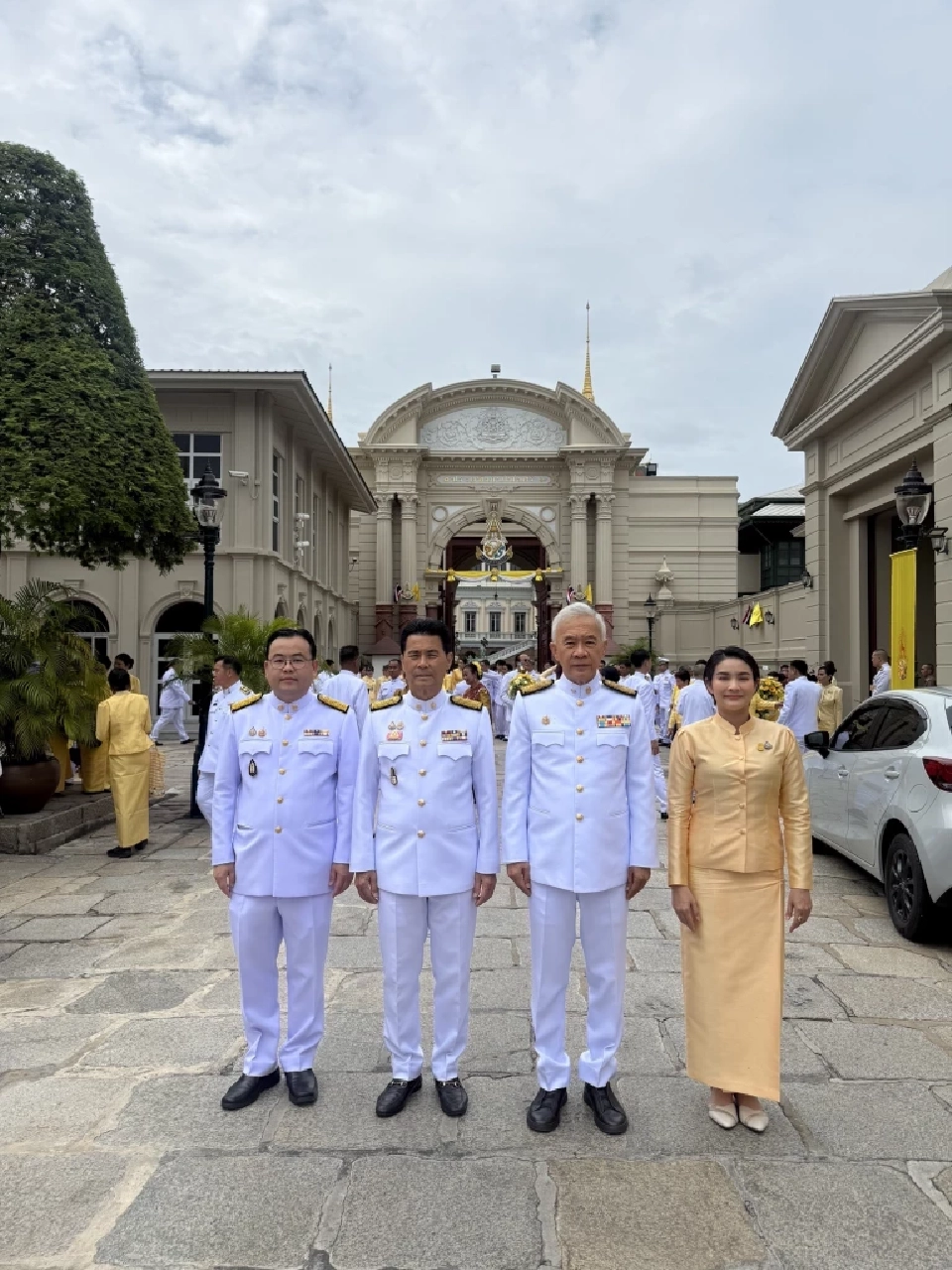 “สุวัจน์–เทวัญ”ลงนามถวายพระพรในหลวง ร.10 วันเฉลิมพระชนมพรรษา 28 ก.ค. 2568