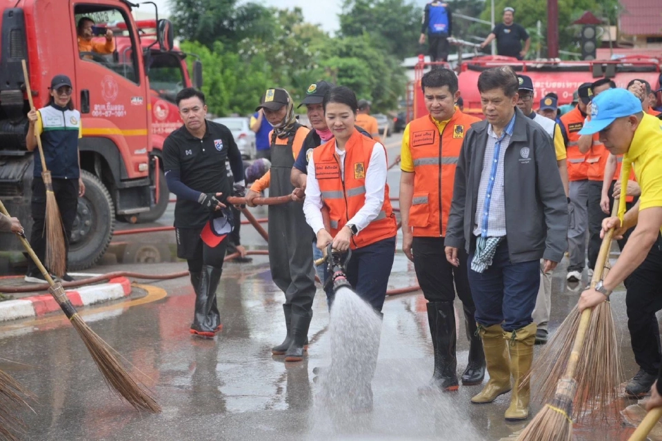 จิตรกรรม 'ปู่ม่าน ย่าม่าน' วัดภูมินทร์ รอดน้ำท่วมน่าน มท.ดึงกรมศิลป์ สำรวจ