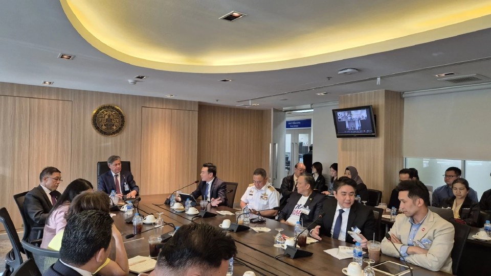 ปัญหาชายแดนไทย-กัมพูชา "สุริยะ" จับมือ 7 สายการบิน รับคนไทยกลับประเทศ