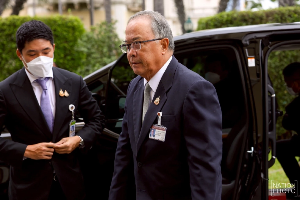 นายชูศักดิ์ ศิรินิล รัฐมนตรีประจำสำนักนายกรัฐมนตรี