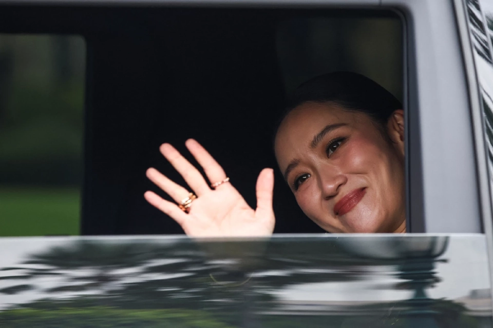 สื่อนอกตีข่าว คลิปเสียงเขย่าเก้าอี้นายก ศาลฯ รับคำร้อง-หยุดปฏิบัติหน้าที่