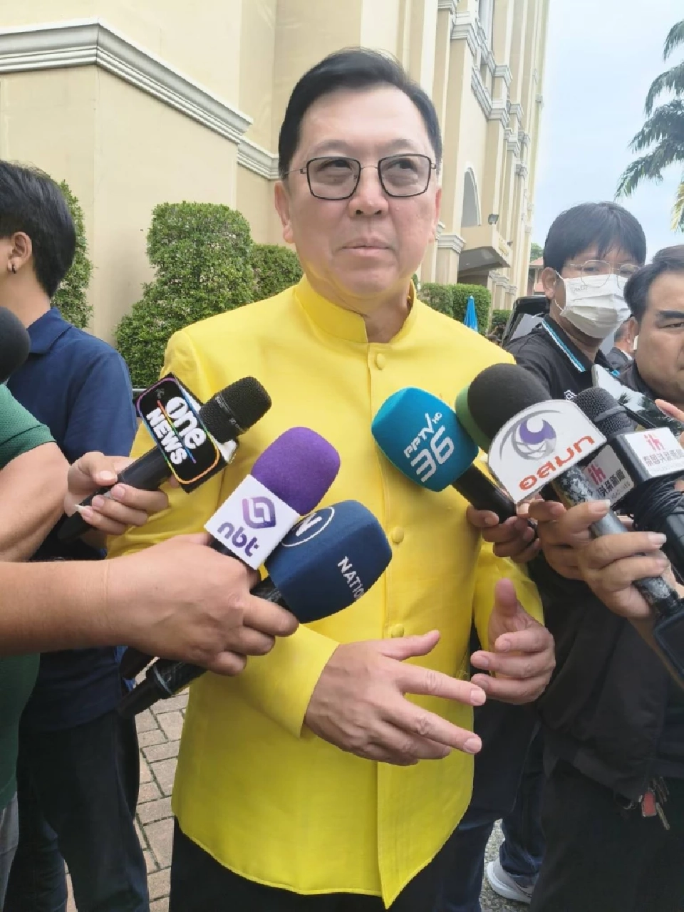 ไฟแรง "จตุพร" รมว.พาณิชย์ ลงพื้นที่ใต้-อีสาน แก้ปัญหาผลไม้-ค้าชายแดน