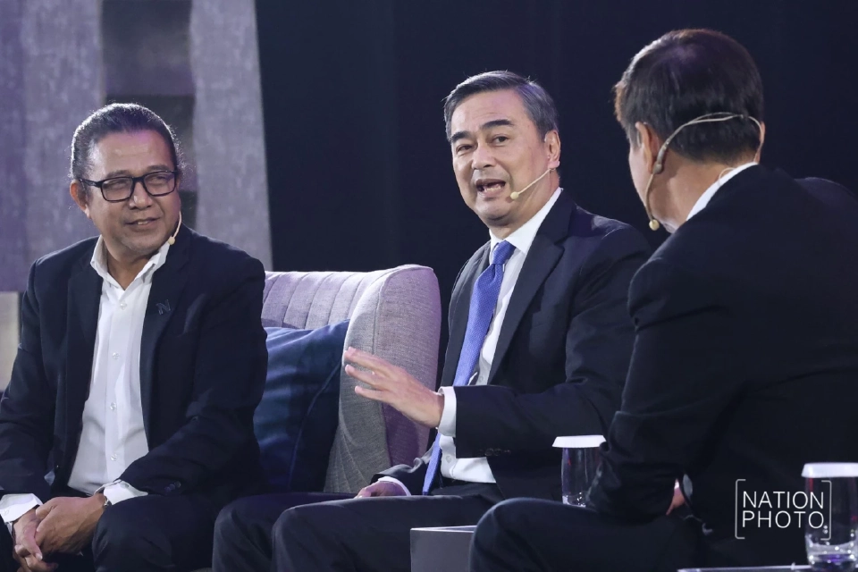 'อภิสิทธิ์' เสนอผ่าทางตัน 2 เรื่อง รื้อใหญ่โครงสร้างเศรษฐกิจไทย