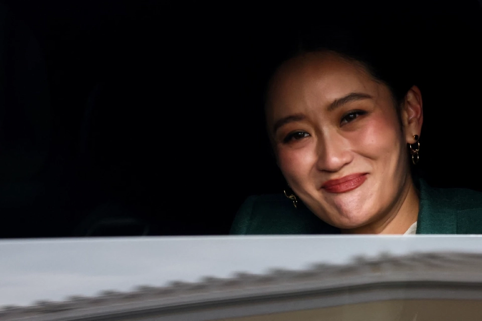 สื่อนอกตีข่าว คลิปเสียงเขย่าเก้าอี้นายก ศาลฯ รับคำร้อง-หยุดปฏิบัติหน้าที่