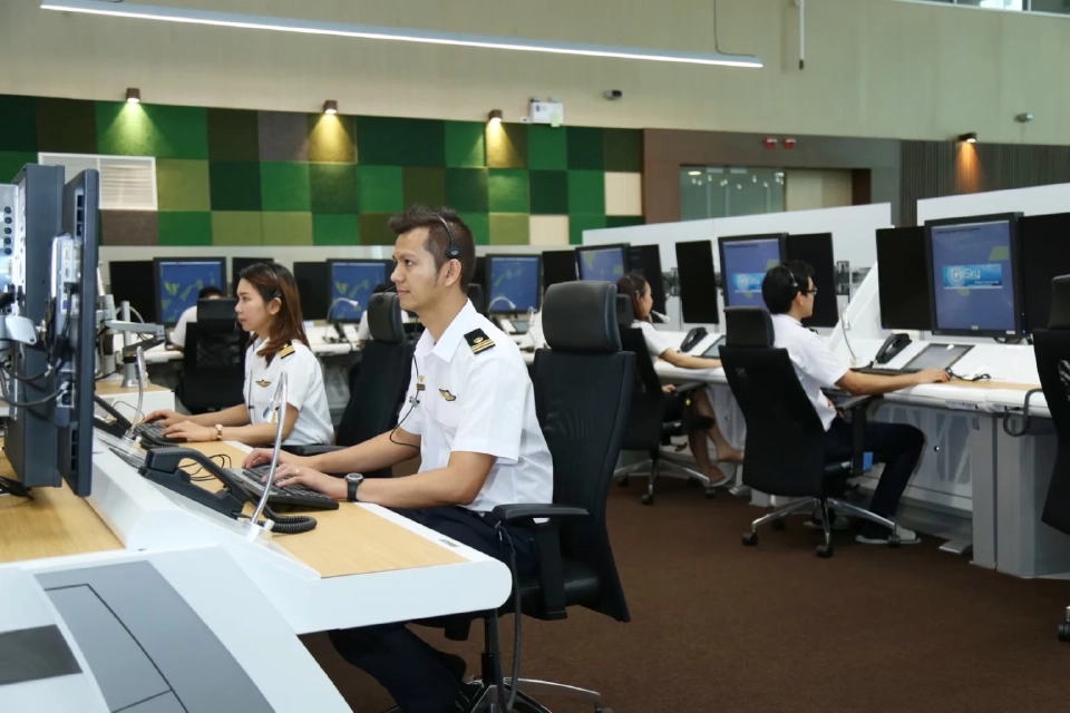 "สนามบินอุบลฯ เข้ม "มนพร" ยันสถานการณ์ปกติ หลังพบโดรน 7 ลำ ส่อฝ่าฝืน กพท.