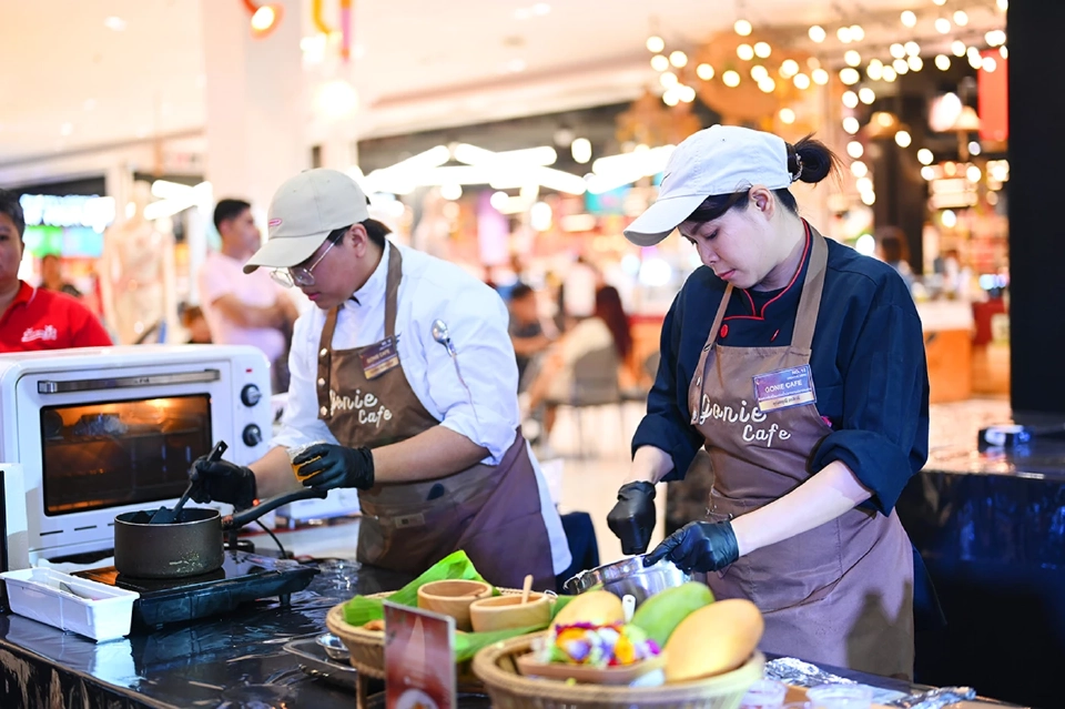 ฉะเชิงเทราเดินหน้าสู่สากล สกพอ. เปิดเวทีแข่งขันเสริมเศรษฐกิจ EEC ด้วยเมนูท้องถิ่น