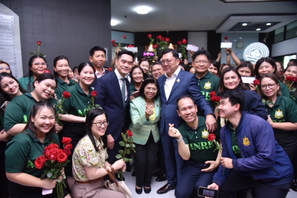 ภาพชุด 'จตุพร' อำลาตำแหน่งปลัด ทส. 5 ปี 8 เดือน 25 วัน ก่อนนั่ง รมว.พาณิชย์