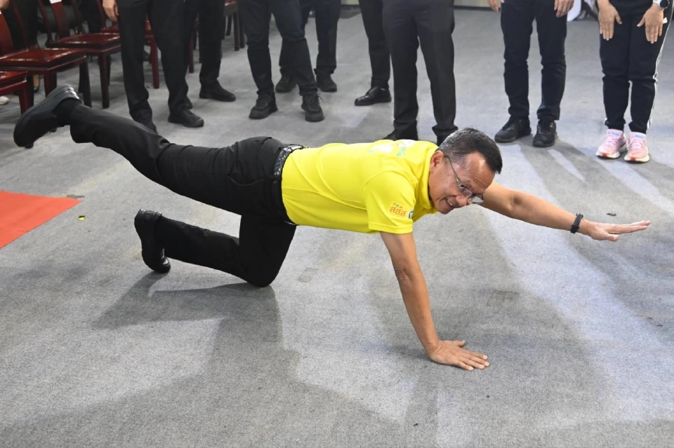 สมศักดิ์ เปิดมหกรรมสุขภาพดี ชวนคนภูเก็ต 'นับคาร์บ-ออกกำลังกาย'