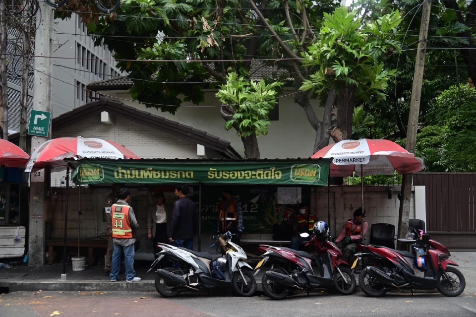 จัดระเบียบวินมอเตอร์ไซค์รับจ้าง กทม. มึนจอดทางเท้าแก้ยาก ติดกฎหมายเก่า