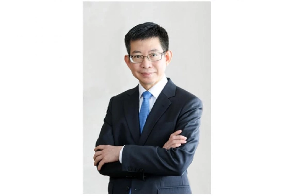 นายกอบศักดิ์ ภูตระกูล กรรมการรองผู้จัดการใหญ่ ธนาคารกรุงเทพ จำกัด (มหาชน) และประธานสภาธุรกิจตลาดทุนไทย