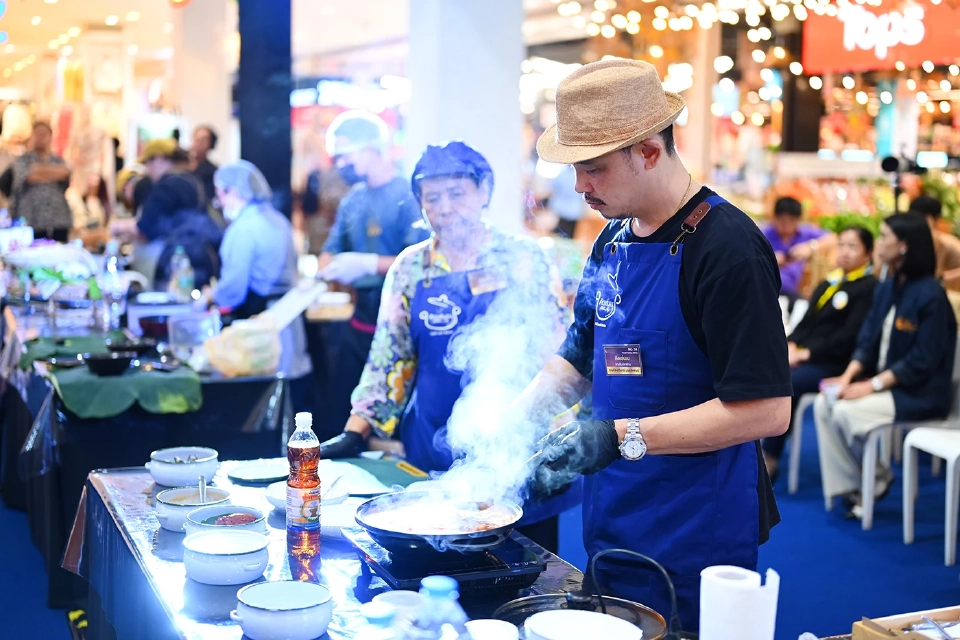 ฉะเชิงเทราเดินหน้าสู่สากล สกพอ. เปิดเวทีแข่งขันเสริมเศรษฐกิจ EEC ด้วยเมนูท้องถิ่น