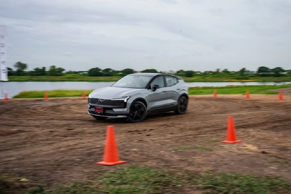 รีวิว Volvo EX30 Cross Country