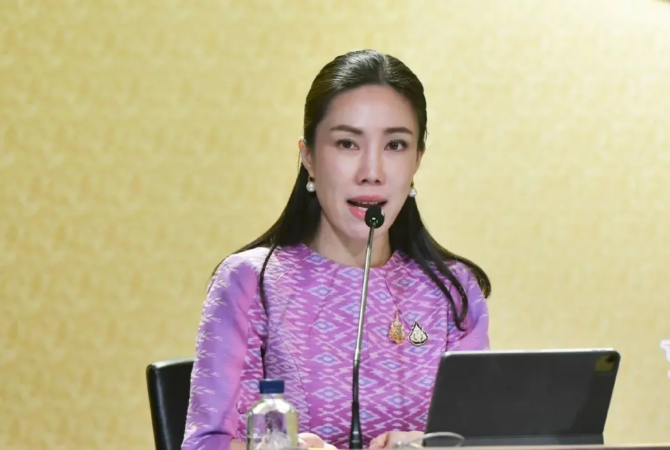 นางสาวศศิกานต์ วัฒนะจันทร์ 