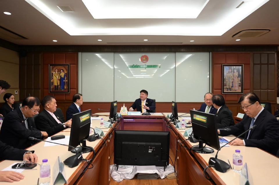 หอการค้าฯ ชงตั้ง "กรอ.แรงงาน" แก้ปัญหาค่าจ้าง-แรงงานต่างด้าว