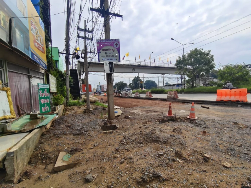 ชาวปทุมธานีโวย “ทางหลวง” ขยายถนนหมายเลข 307 แยกปทุมวิไล ดีเลย์หนัก