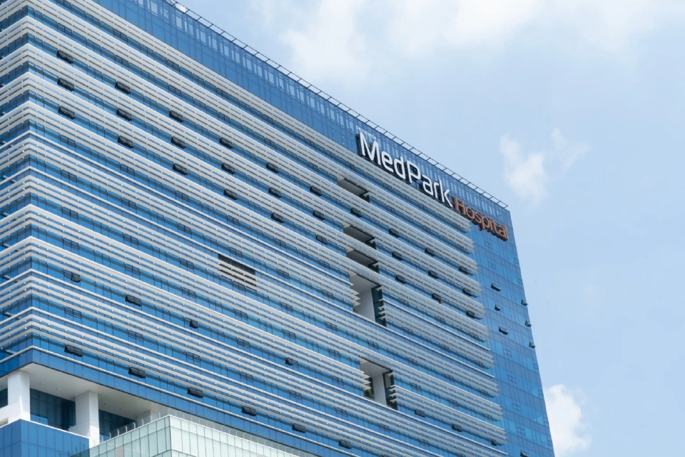 32 ปี  “นาวาอากาศโท นายแพทย์ วิวรรธน์ ชินพิลาศ” บนเส้นทางเวชศาสตร์การเจริญพันธุ์ สู่เป้าหมายศูนย์ IVF ระดับนานาชาติ