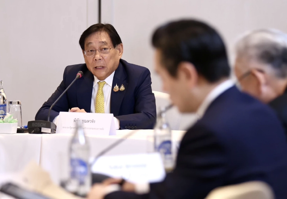 นายพิชัย ชุณหวชิร รองนายกรัฐมนตรี และรัฐมนตรีว่าการกระทรวงการคลัง 