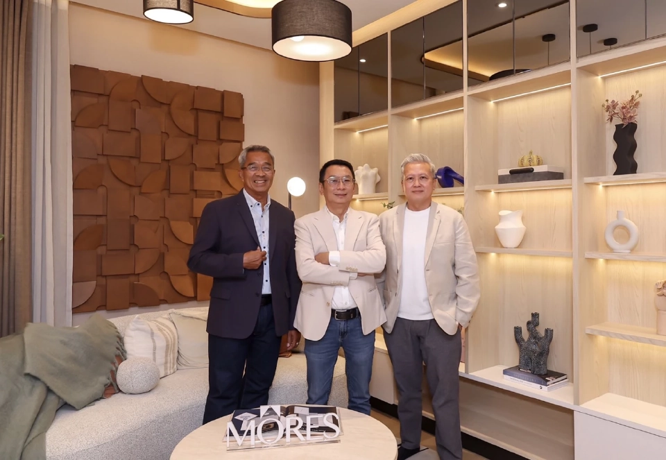 ปิยวุฒิ เหลืองอร่ามพานิช, อรรณพ จิตติปัญญากุล และฐิติเวท กิตติรัตน์