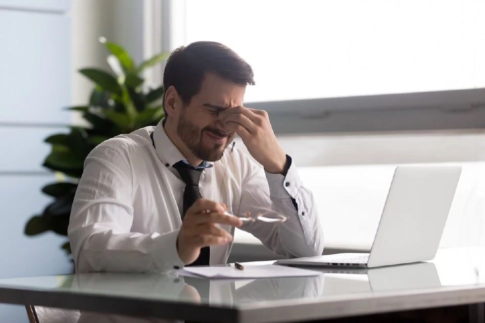 ทำความรู้จัก “CVS”  โรคตาที่พบมากที่สุดในยุคโซเชียลมีเดีย