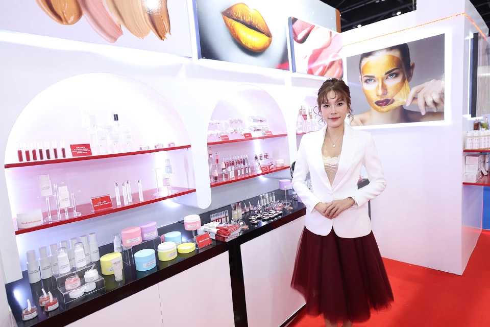 เครื่องสำอางไทยบูม AEC Group ปั้นยอดขายปี 67 แตะ 360 ล้านบาท