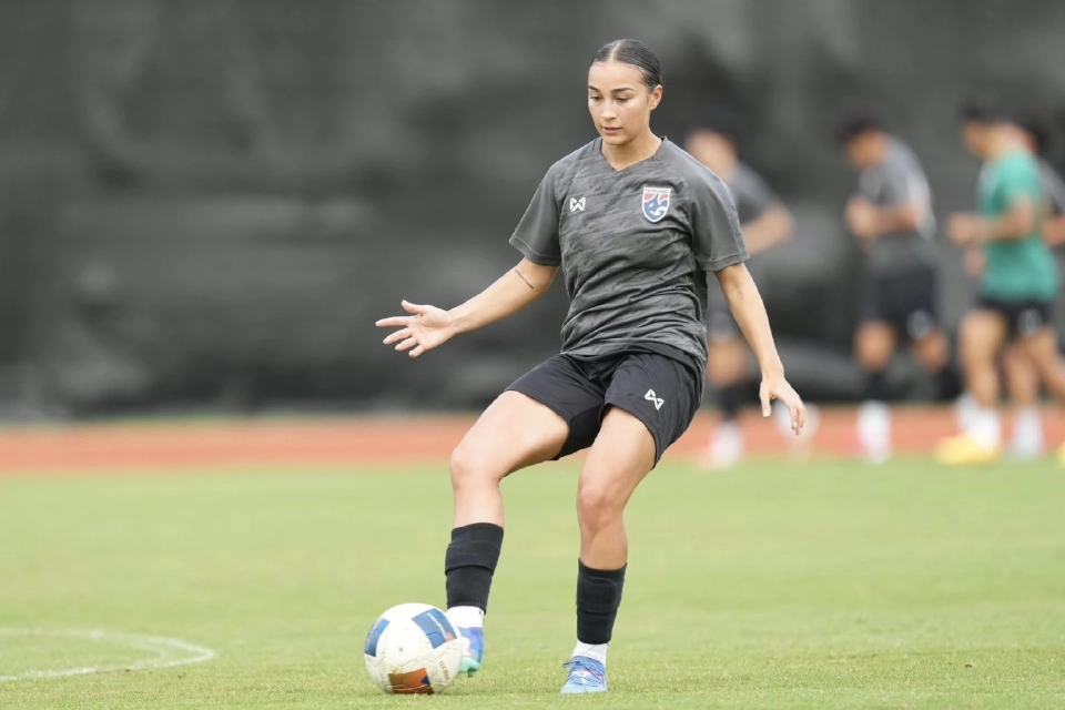 “รีแอนน์ รัช” กองกลางทีมชาติไทย จากสโมสรRugby Borough Women &amp; Girls FC 