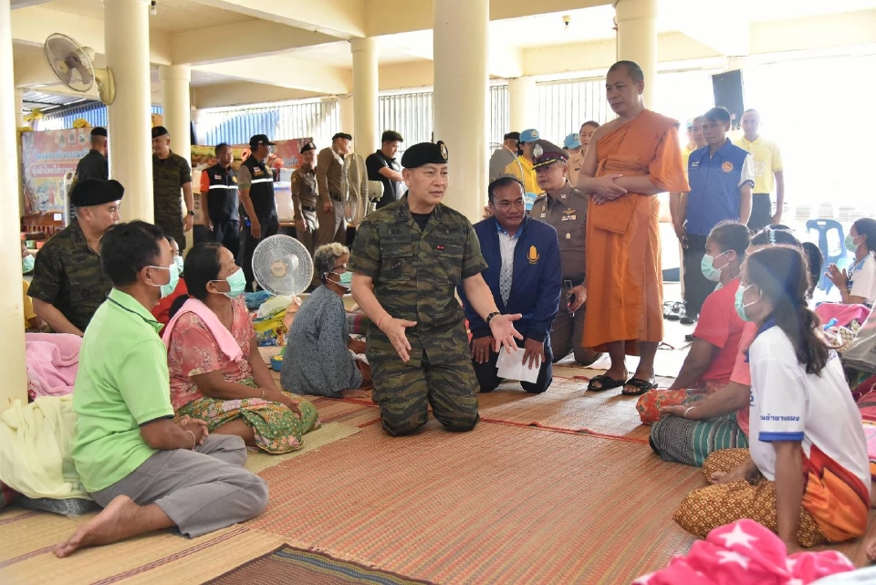 ผบ.ตร.ลงพื้นที่อุบลฯ–ศรีสะเกษ เยี่ยมตำรวจ-ทหารบาดเจ็บชายแดน