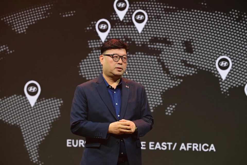 นายเจ กิว จอง ประธานเจ้าหน้าที่บริหาร บริษัท ฮุนได โมบิลิตี้ (ประเทศไทย) จำกัด