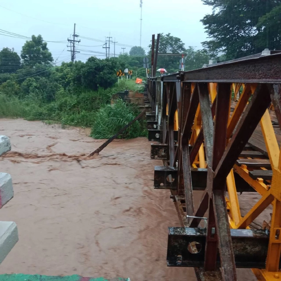 ปิดการใช้สะพาน เนื่องจากตำบลตับเต่าฝนตกหนัก
