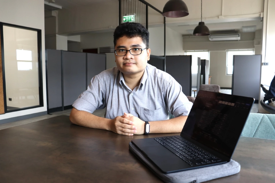 คุณปราชญา ป้องกัน นักศึกษาปริญญาโท สาขาวิชาวิศวกรรมคอมพิวเตอร์