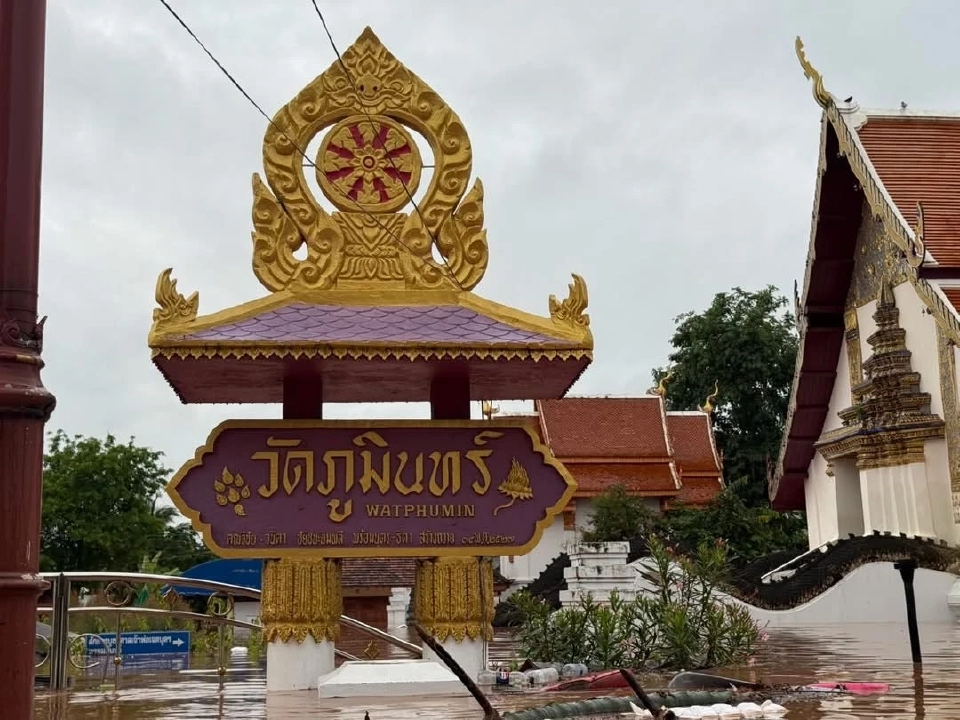  เปิดภาพวัดภูมินทร์ น้ำท่วมทะลัก หวั่นกระทบจิตรกรรมฝาผนัง