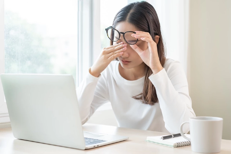 ทำความรู้จัก “CVS”  โรคตาที่พบมากที่สุดในยุคโซเชียลมีเดีย