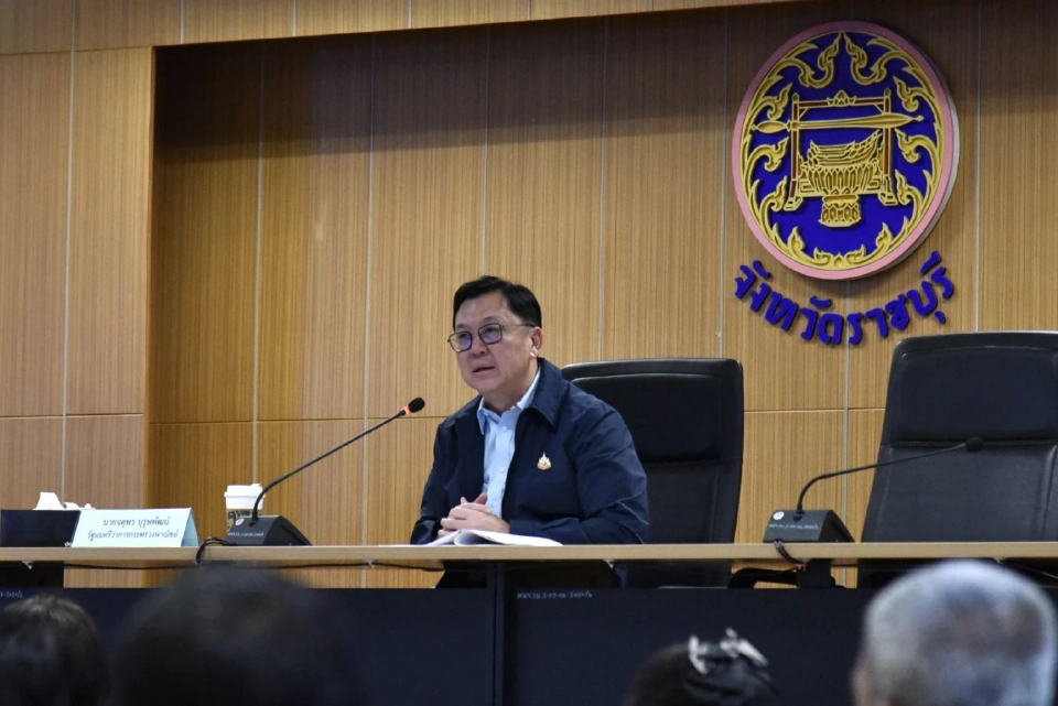 นายจตุพร บุรุษพัฒน์ รัฐมนตรีว่าการกระทรวงพาณิชย์