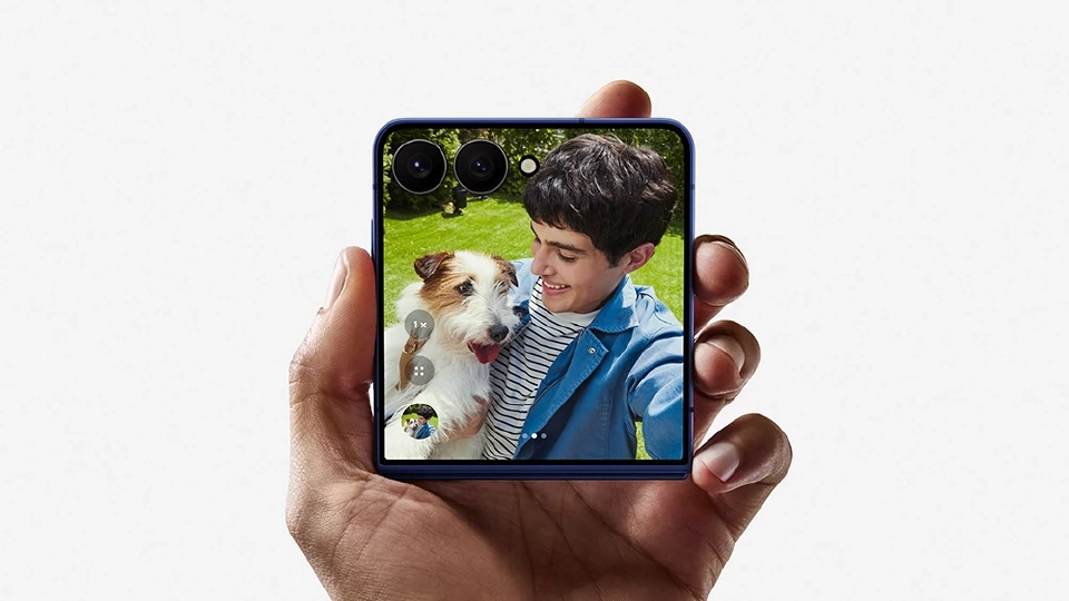 ซัมซุง อวดโฉม Galaxy Z Flip7 สมาร์ทโฟนจอพับ FlexWindow แบบไร้ขอบ
