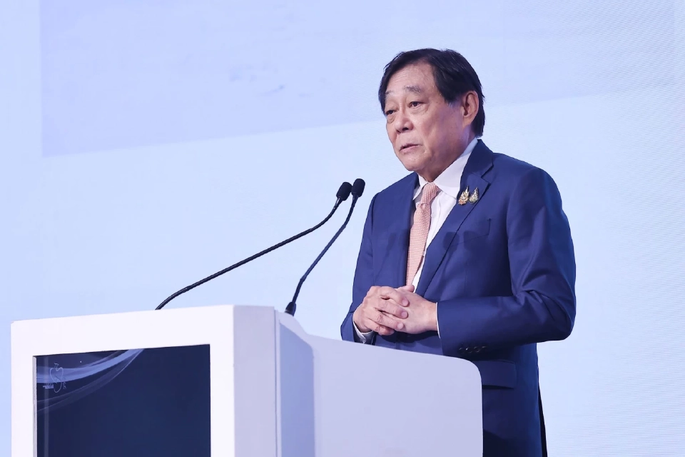 นายพิชัย ชุณหวชิร รองนายกรัฐมนตรีและรัฐมนตรีว่าการกระทรวงการคลัง