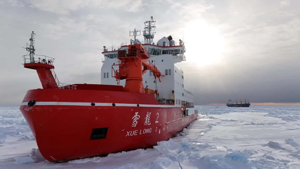 เรือตัดน้ำแข็งสัญชาติจีน Xue Long 2