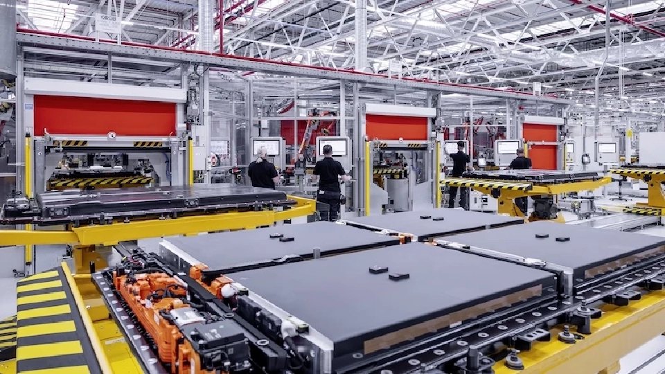 เบนซ์ ประกอบ EV ในไทย ราคาต่ำ 3 ล้านบาท