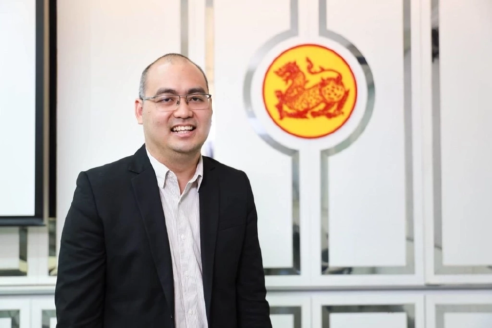 ดร.ปุรวิชญ์ วัฒนสุข